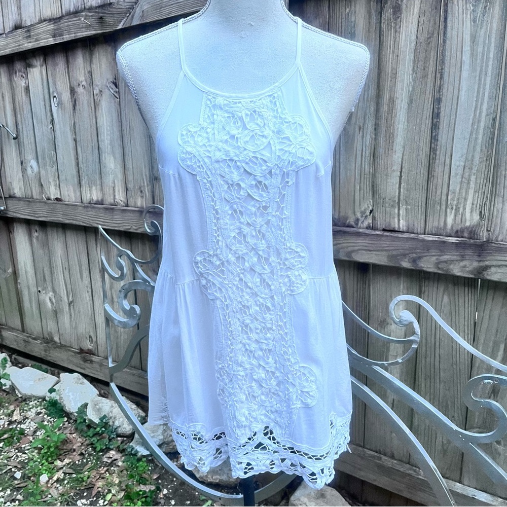Entro Brand White Tank Top with Lace; Size Large